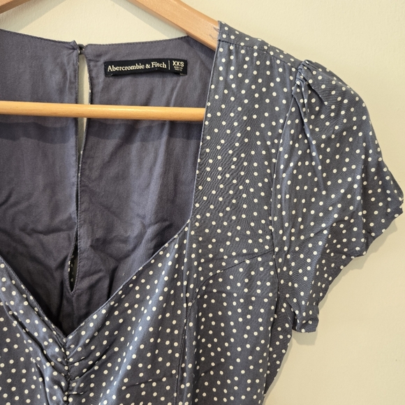 BNWOT Abercrombie and Fitch blue grey polka dot tie waist romper xxs - Picture 3 of 9